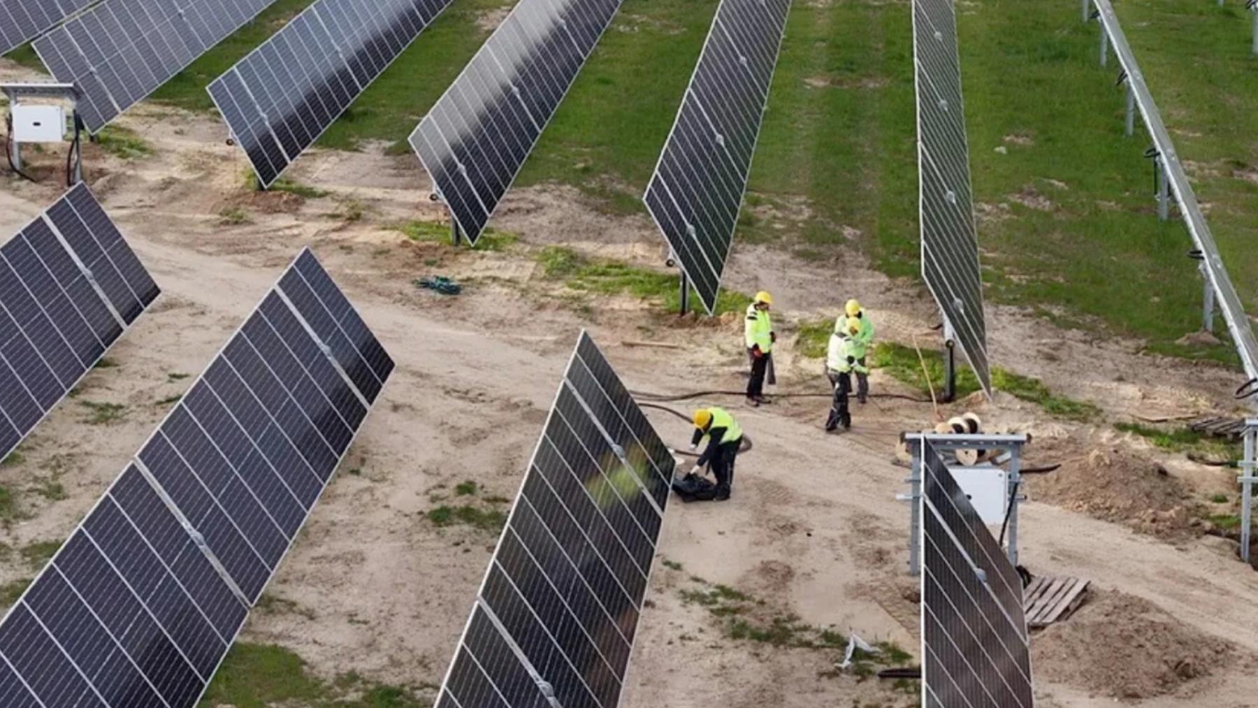 Construcción de una planta de energía solar de Apple en Segovia (Imagen: Apple)